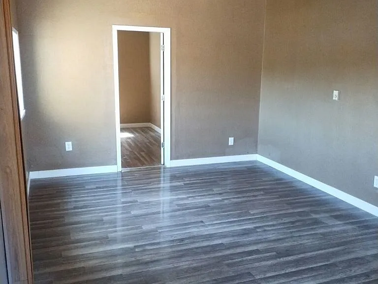 7414 S Wapato St — Photo 5