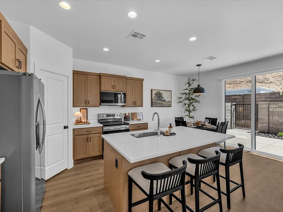 484 South Livy Ln Washington, UT 84780