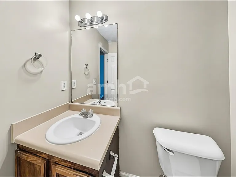 1509 Locomotive Dr NE — Photo 17