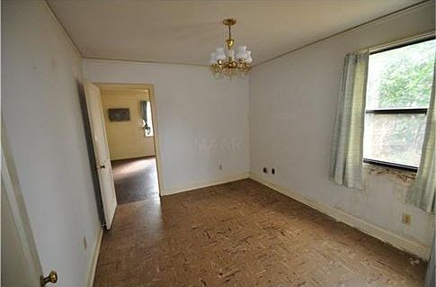 5th image of 4065 Wales Ave