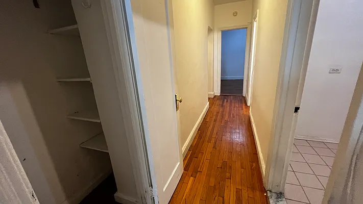 Rented by HOLTON REAL ESTATE INC. | media 18