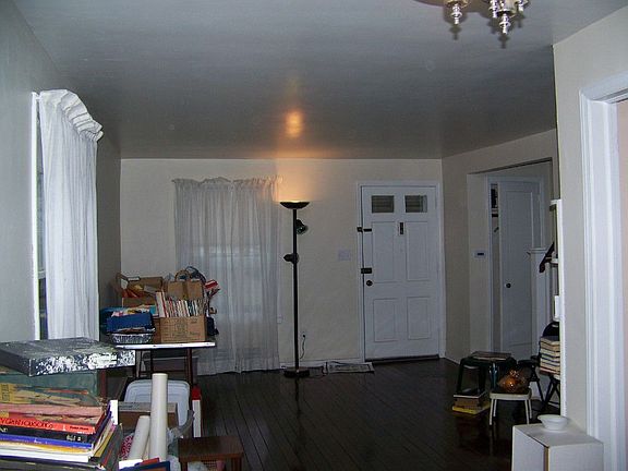 Living Room w/Hardwood Floors