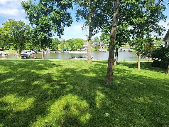 3rd image of 637 Lake Viking Ter
