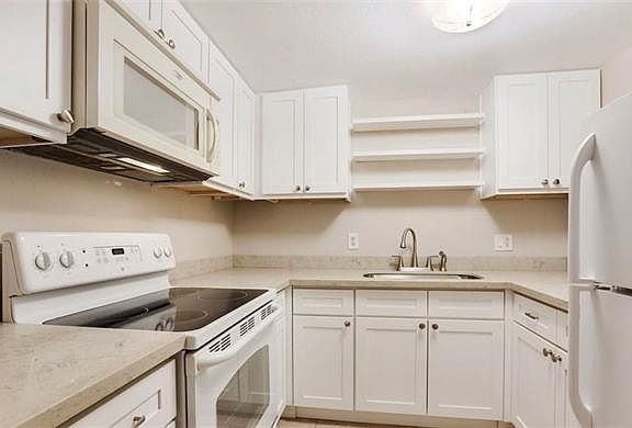 4th image of 2822 Oreilly St