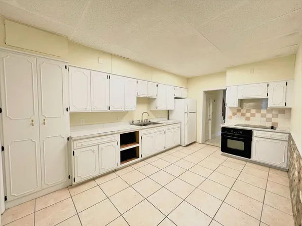 610 - 614 Tyler Street, 610-614 Tyler St #1, Pittsfield, MA 01201