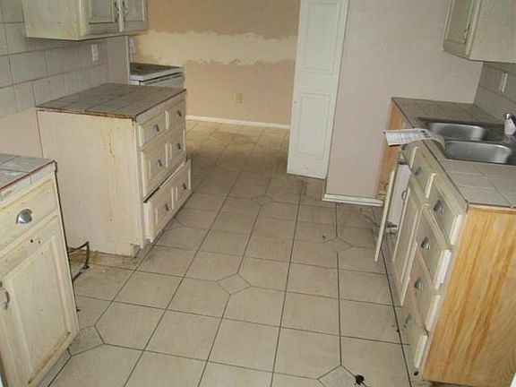 4th image of 6605 Crestfield Dr