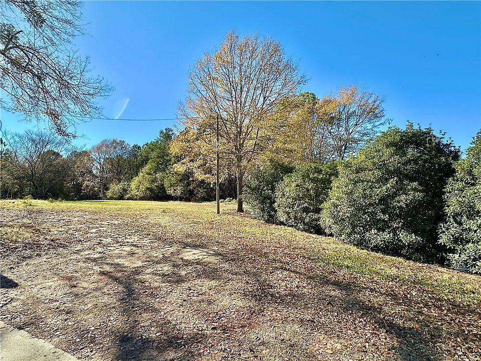 2nd image of 1320 Ridge Rd