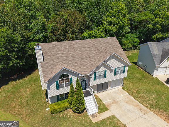 3rd image of 11036 Pebble Ridge Dr