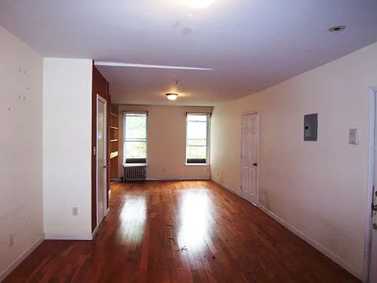 Rented by Friedman Roth Realty | media 20