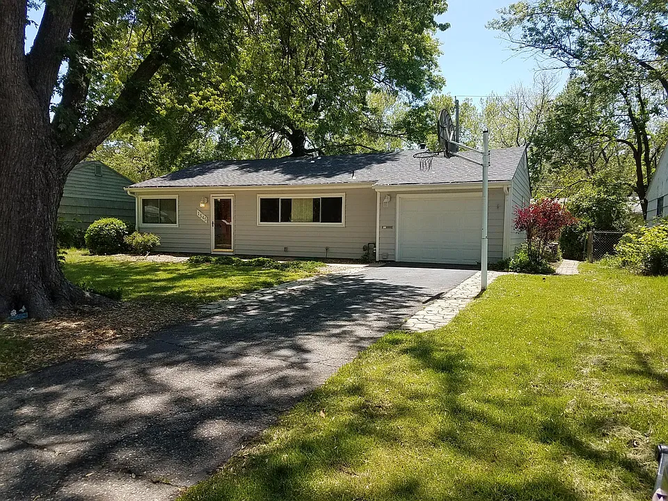 1545 SW 23rd Park