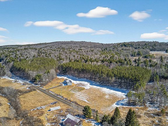 4th image of 1112 Center Valley Rd