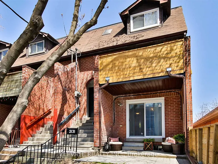 2131 Dufferin St — Photo 35