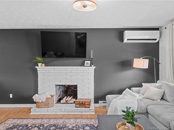 4th image of 46 Ayer Ave