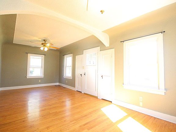 5th image of 1315 Main St