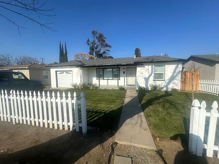 2319 Carol St — Photo 3