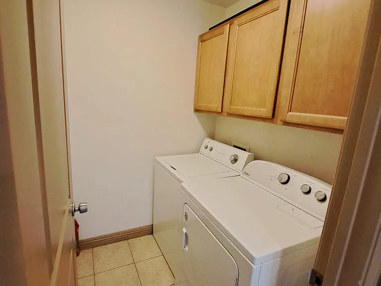 805 H St — Photo 13