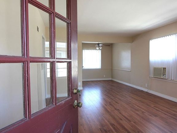 3rd image of 1321-1325 E Wilson Ave #3