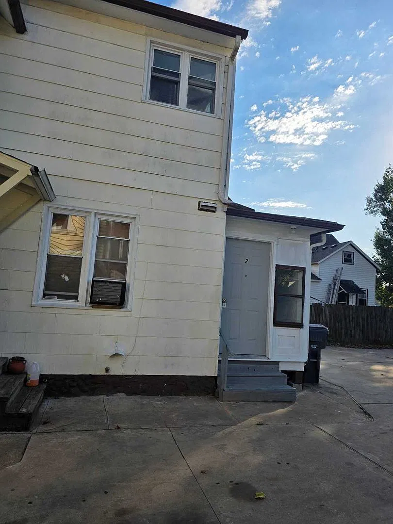 930 Cottage Ave — Photo 2
