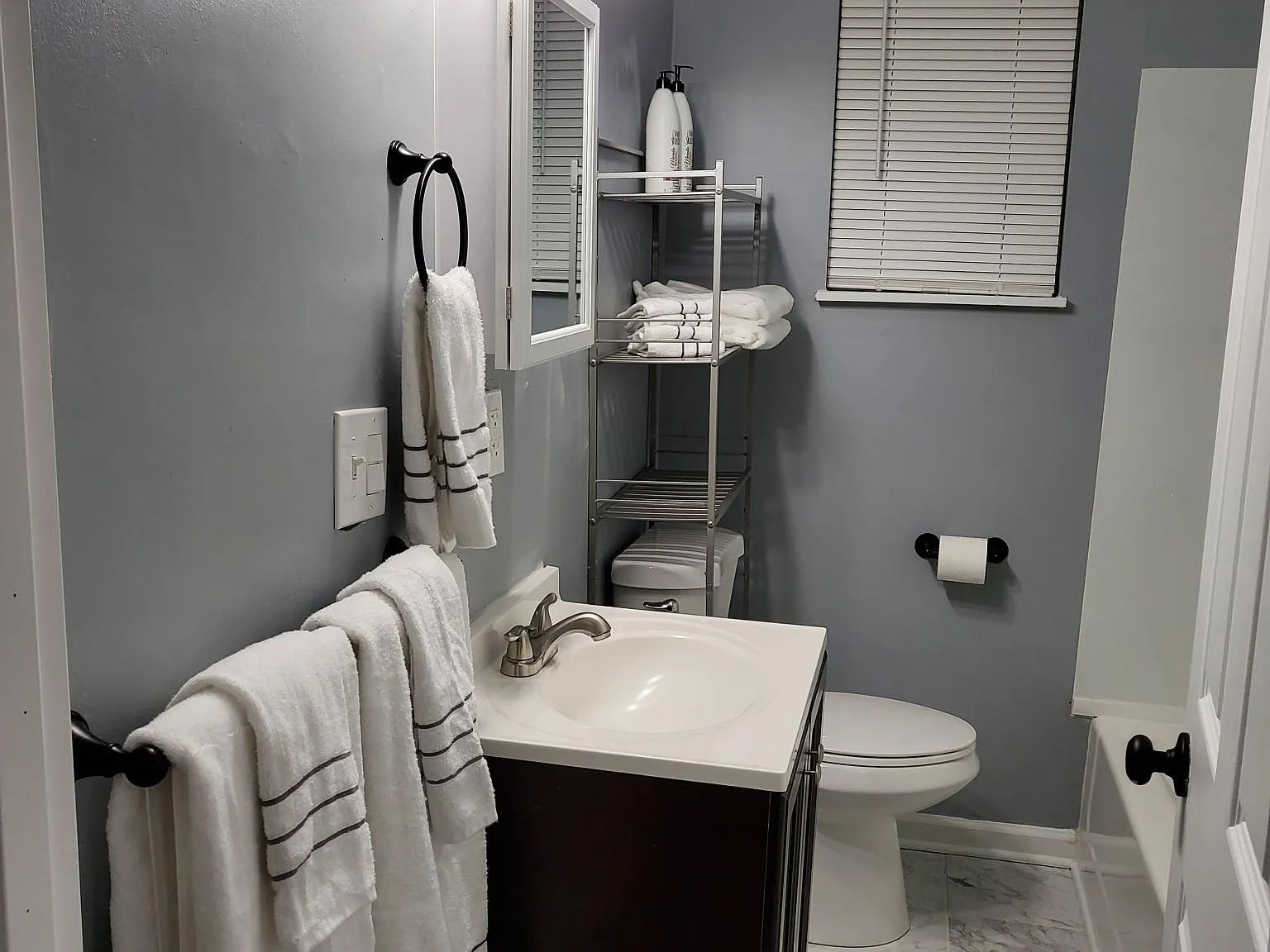 410 Campbell Ave — Photo 3