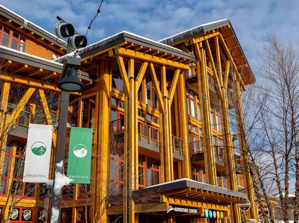 142 Red Sled Drive #302, Stowe, VT 05672