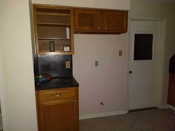 3rd image of 3007 Sam Houston Dr