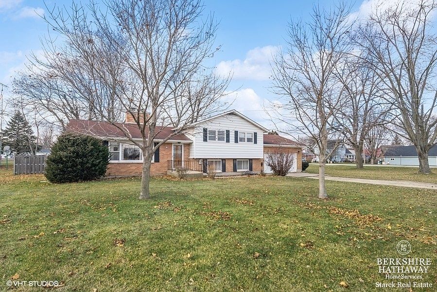 100 S East St, Capron, IL 61012 Zillow