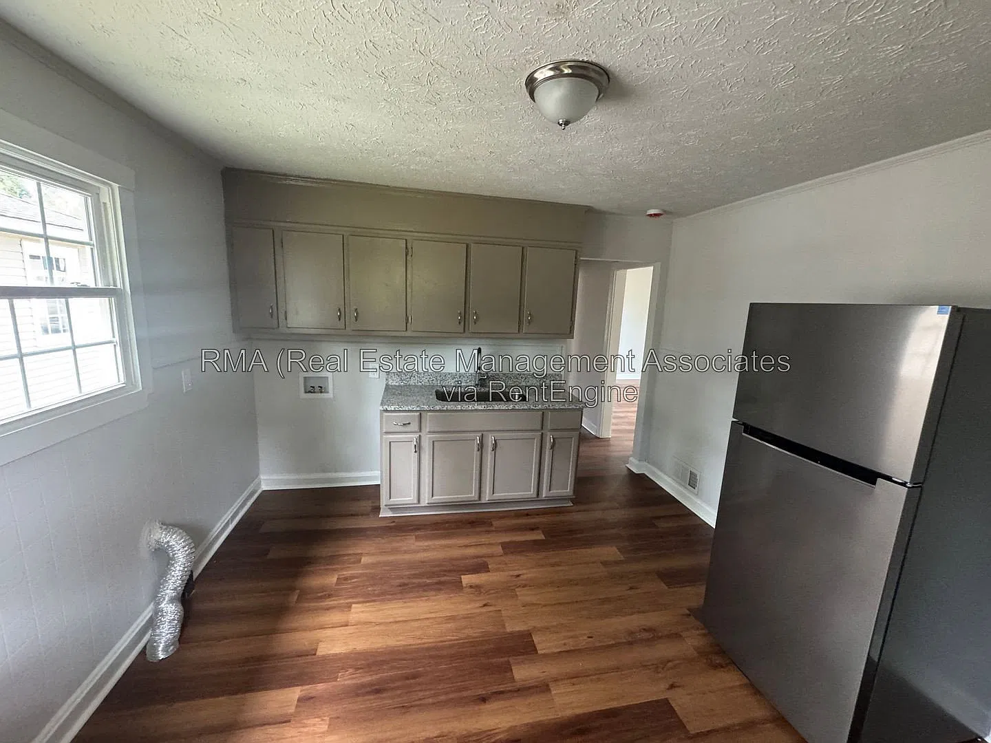 2 bed, 1.0 bath, 800 sqft, $1,000 — Photo 3
