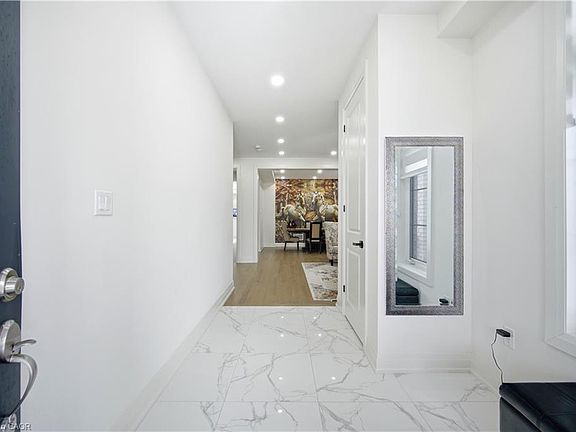 4th image of 112 Bluebird Blvd