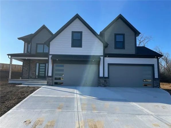8000 NE Crumley St, Blue Springs, MO 64029