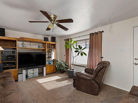 3rd image of 1551 Fremont Ave