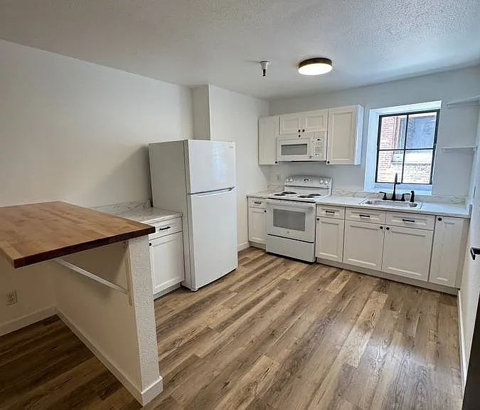 17 SW 2nd Ave #308 — Photo 5
