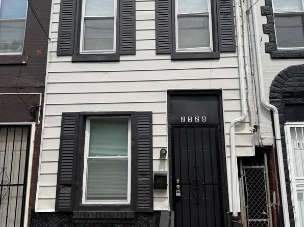 2528 Collins St, Philadelphia, PA 19125