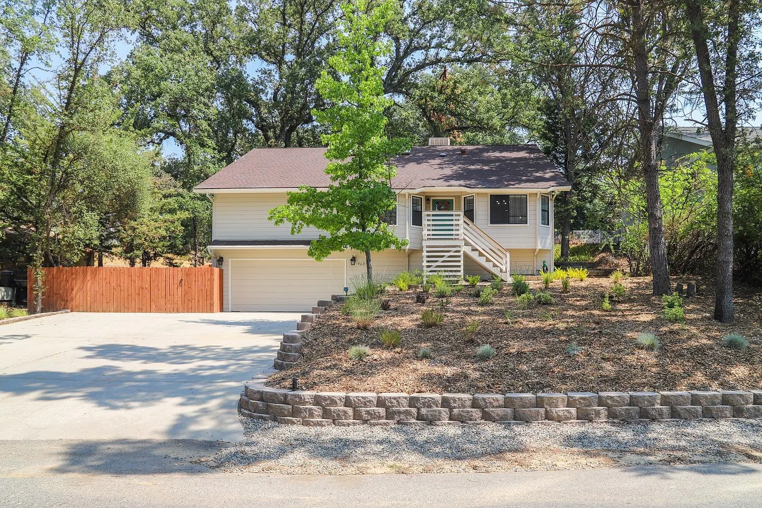40815 Griffin Dr photo 1