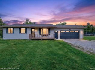 5988 Waldon Rd, Clarkston, MI 48346