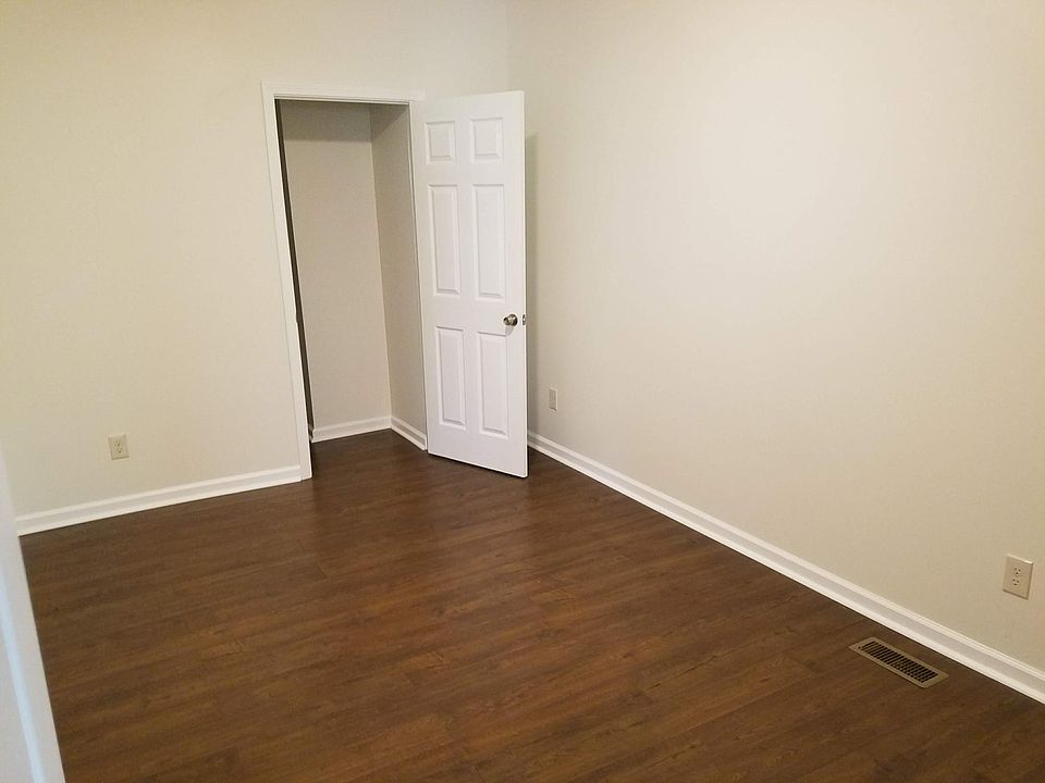 2nd image of 3376 S Weymouth Rd Unit D