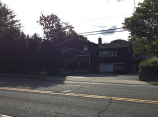 621 White Plains Rd, Eastchester, NY 10709