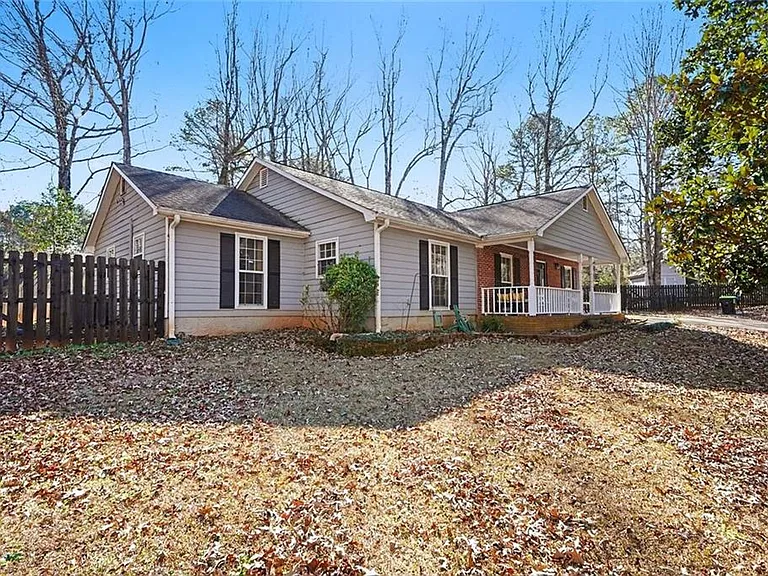 8671 Twin Oaks Dr — Photo 3