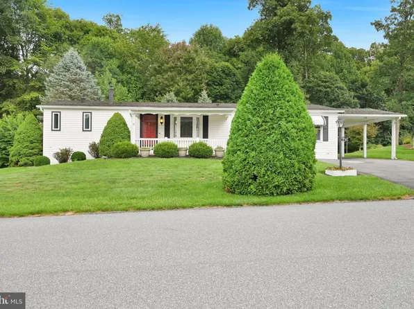 28 Aspen Dr, Manheim, PA 17545