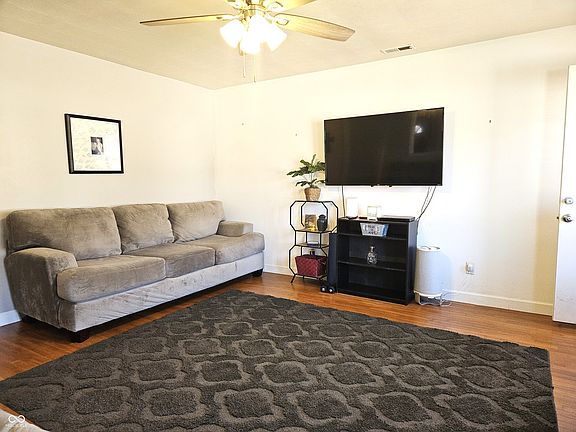 5th image of 637 9th St