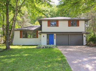 35200 Bainbridge Rd, Solon, OH 44139