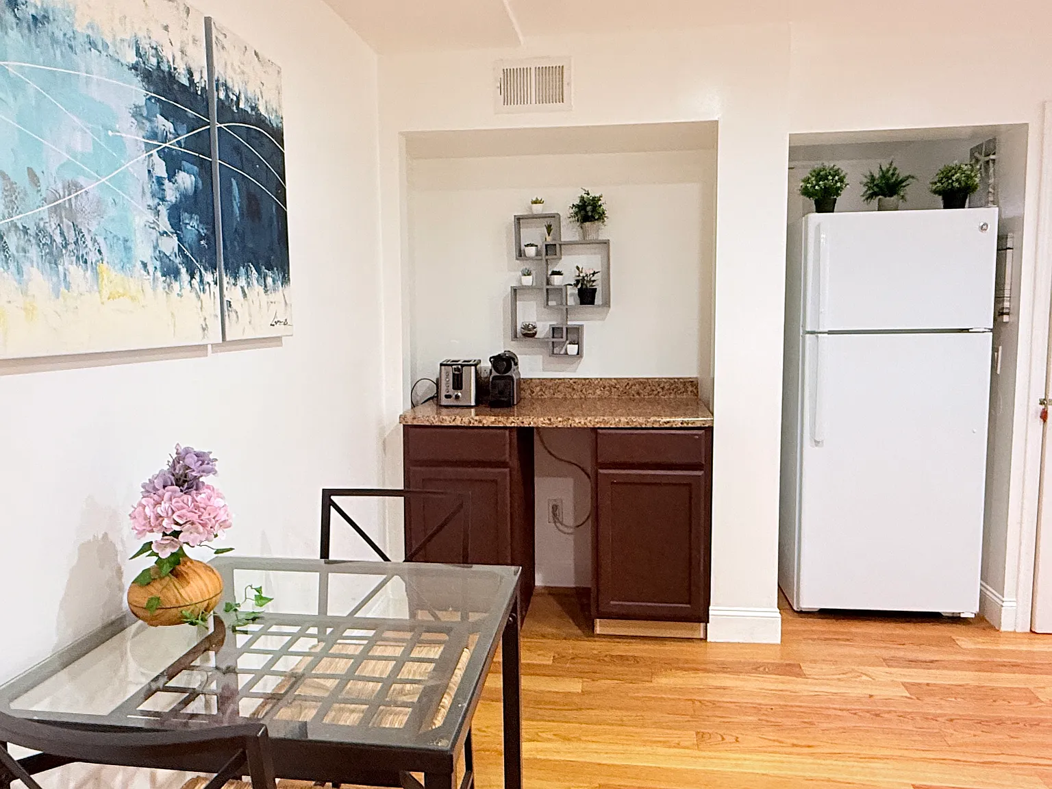 1 bed, 528 sqft, $2,300 — Photo 4