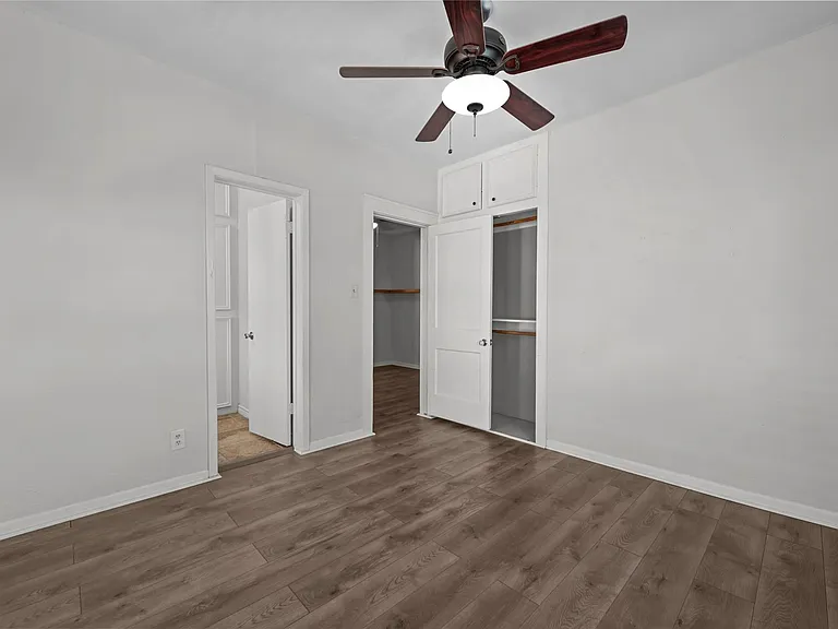 907 W Gray St #2 — Photo 10