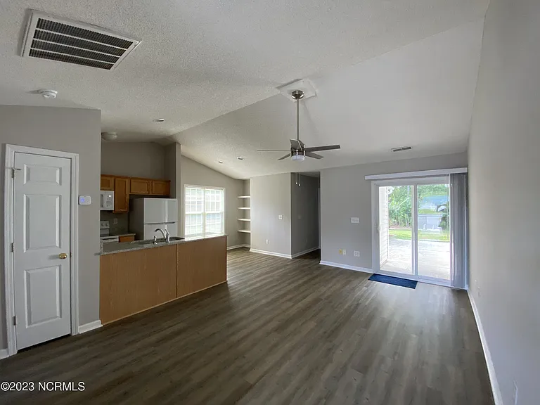 4225 Elizabeth Ave — Photo 12