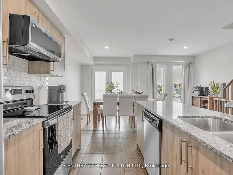 89 Fairlane Ave — Photo 12