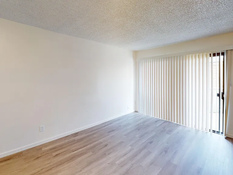 Garden Court Apartments — Photo 4