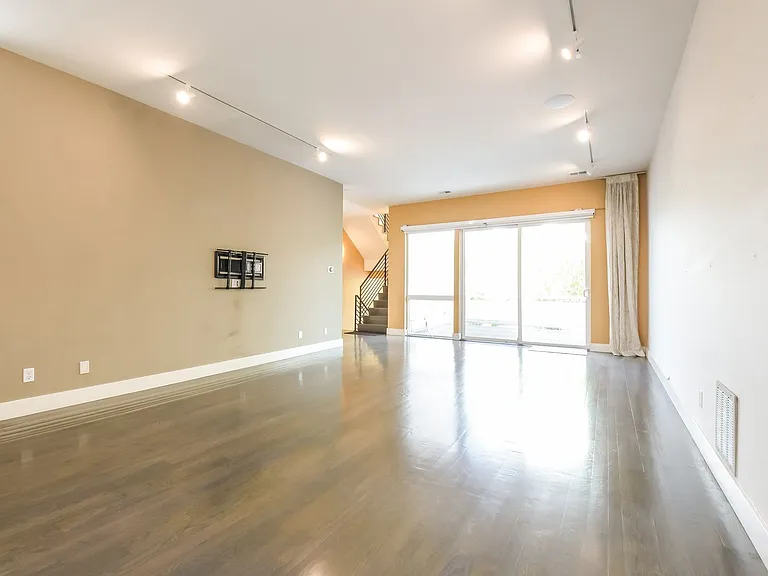 3140 Zuni St — Photo 2