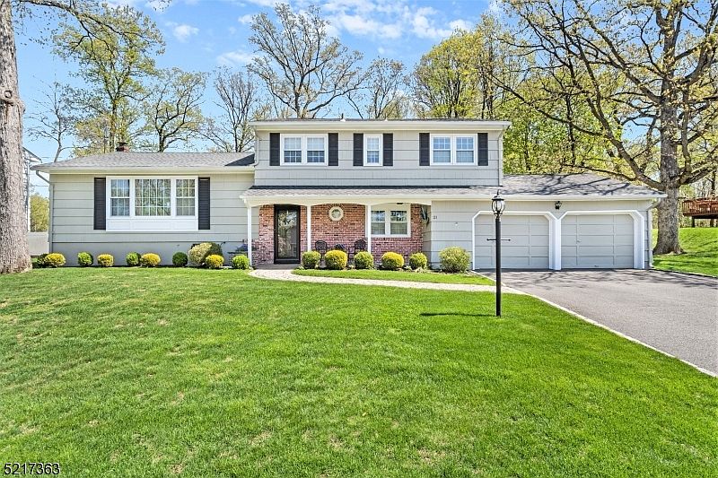 1st image of 21 Cullen Dr