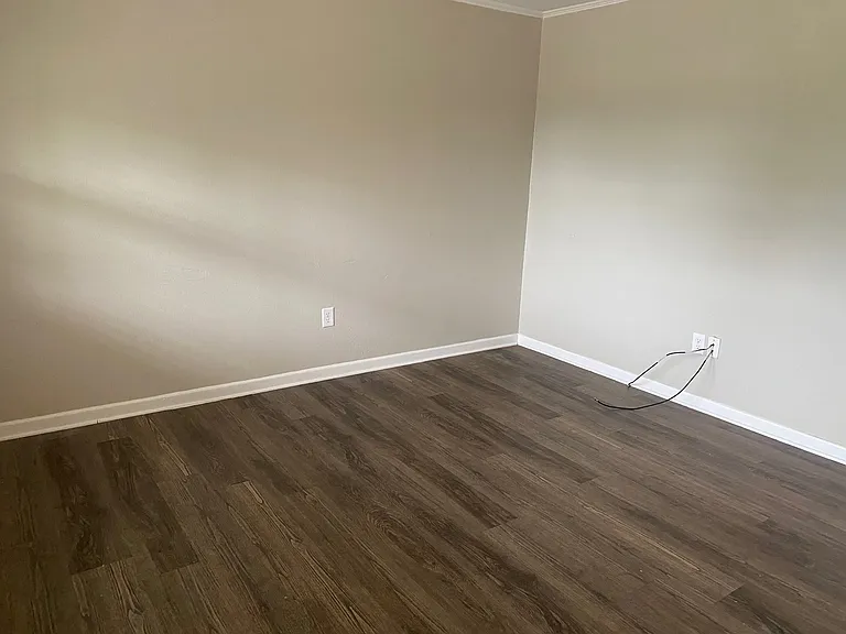 109 & 111 S Mitchell St #204 — Photo 4