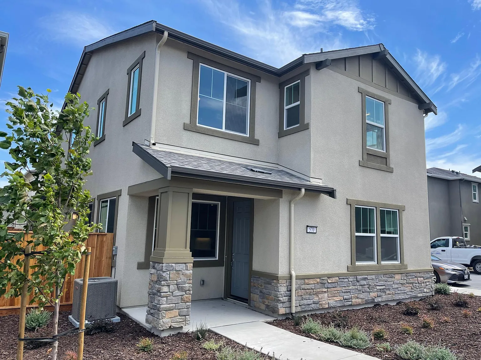 570 Glimmer Way photo 1