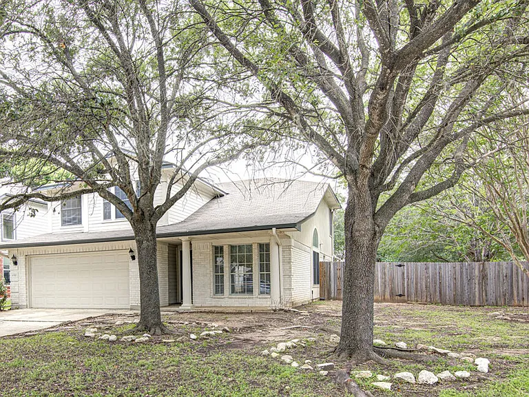 4300 Companeros Way — Photo 2